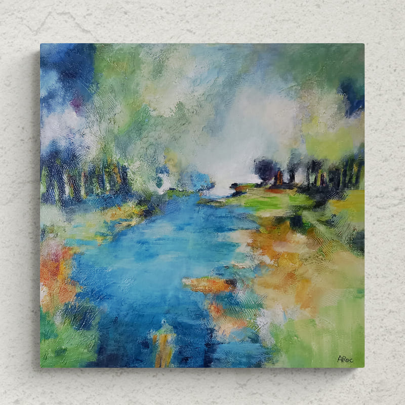 Mise en situation de "Détours", tableau paysage semi-abstrait contemporain aux couleurs bleues et vertes évoquant un paysage d'étangs