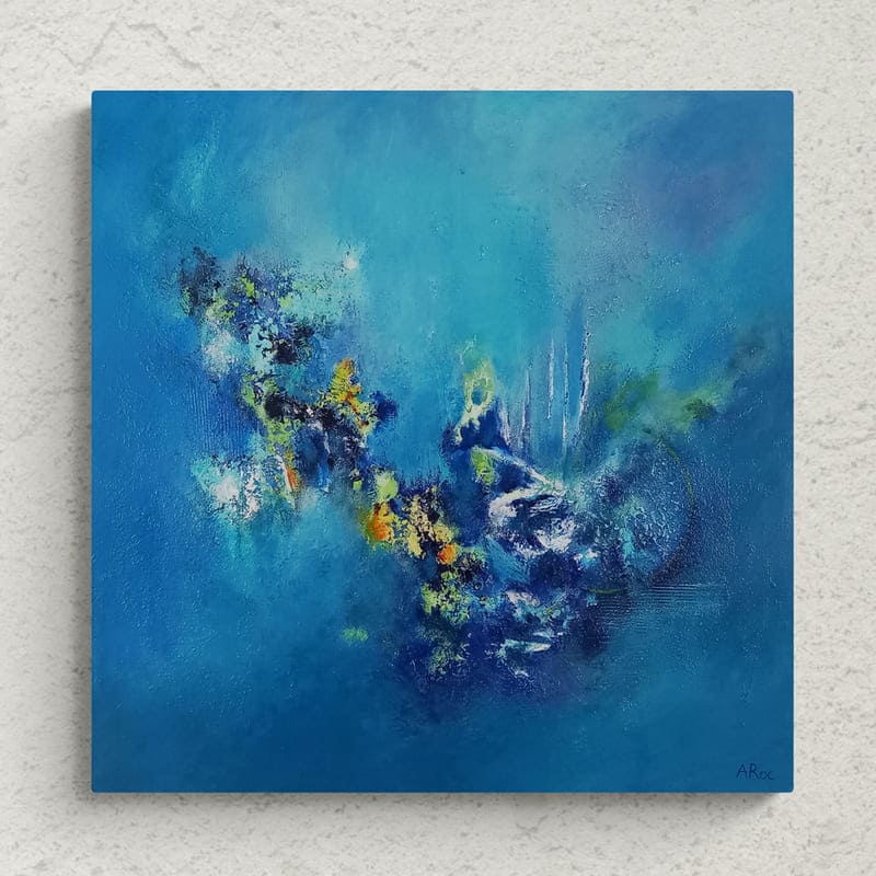 Mise en situation du Tableau abstrait contemporain « Murmures », composition colorée aux nuances de bleu évoquant la mer