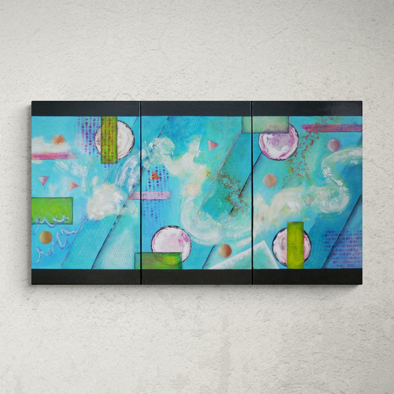 Mise en situation de Nebaor tableau abstrait contemporain géométrique aux couleurs bleus, violet évoquant l'univers