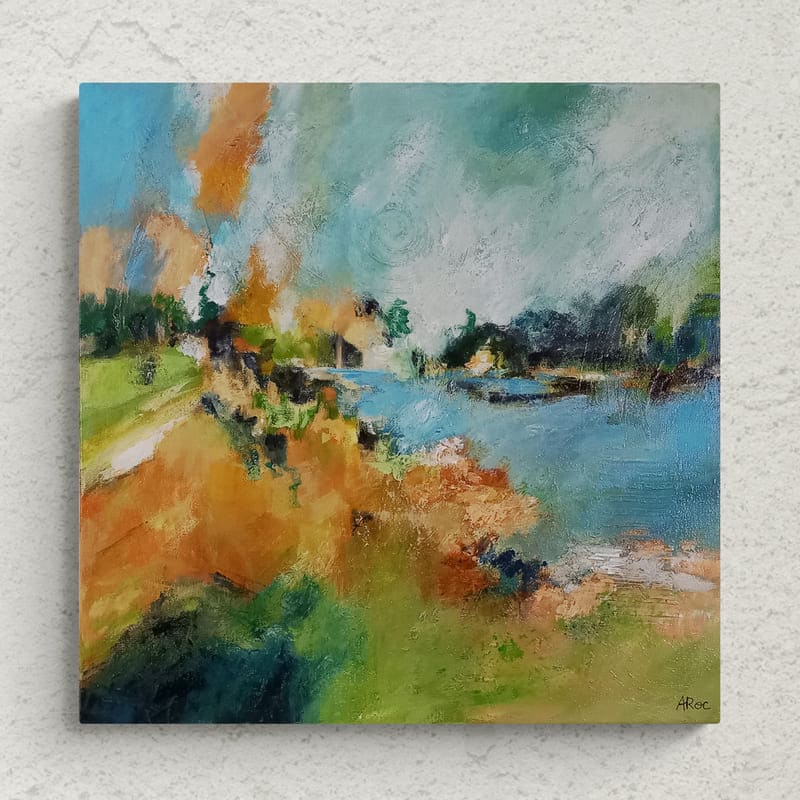Mise en situation de "Rives", tableau paysage semi-abstrait contemporain aux couleurs bleues et vertes évoquant un paysage d'étangs