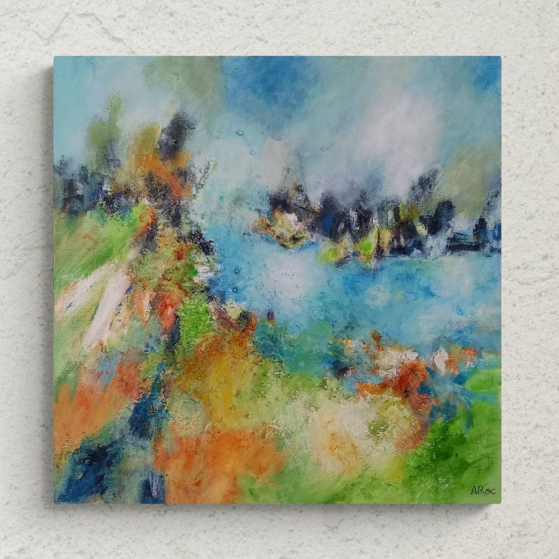 Mise en situation de "Vestiges", tableau paysage semi-abstrait contemporain aux couleurs bleues et vertes évoquant un paysage d'étangs